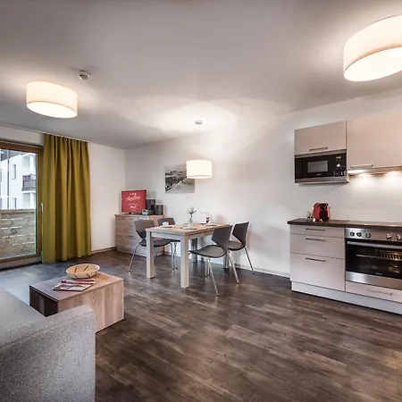 Alpenparks & Orgler Apart-hotel 4*